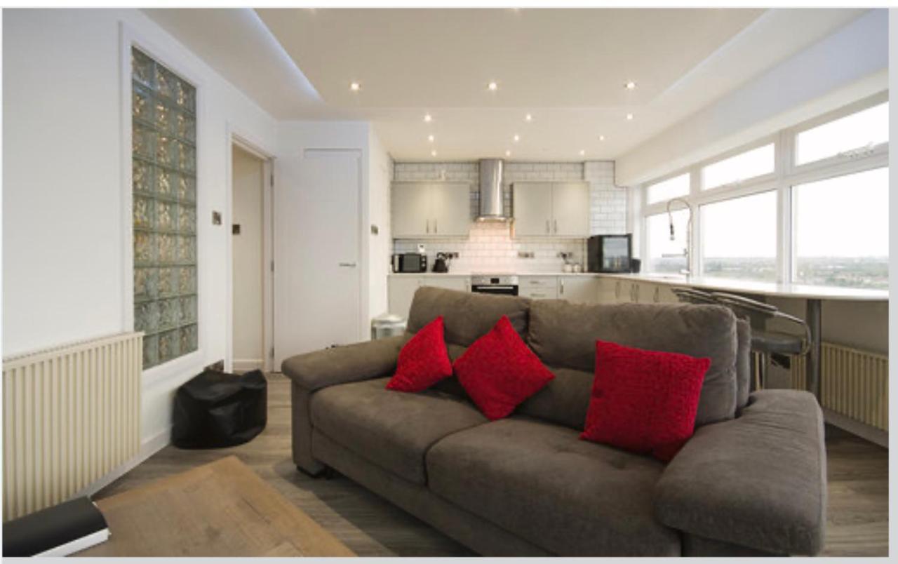 Luxury Panoramic Balcony Swindon Central Exterior foto